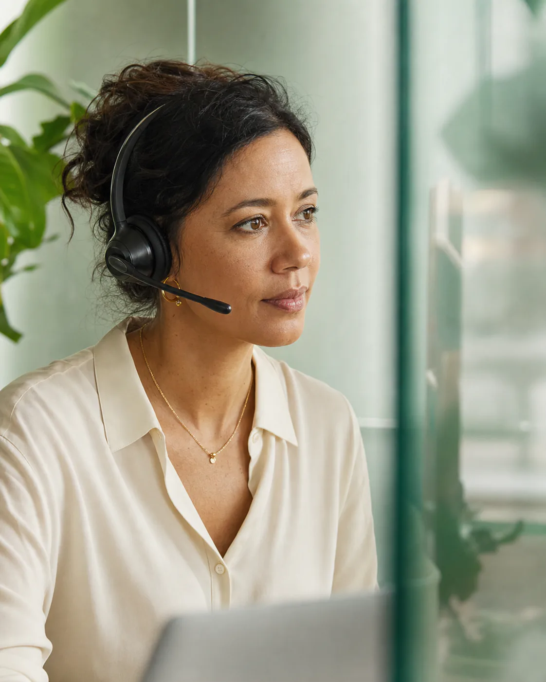 A support professional listening attentively